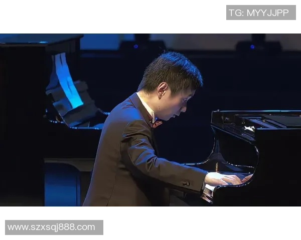 杨芳专访:从街头到舞台的蜕变与坚持之路 杨芳专访:从街头到舞台的蜕变与坚持之路